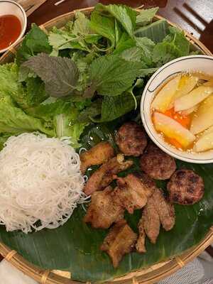 Cơm 1990 Restaurant