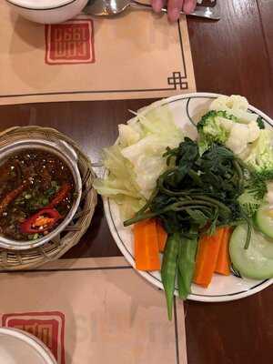 Cơm 1990 Restaurant