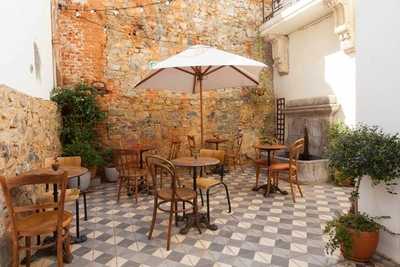 Honest Chocolate Cafe