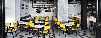 Gibson's Gourmet Burgers & Ribs