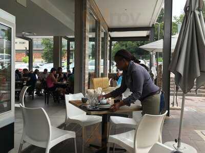 Riverside Caffe & Bistro