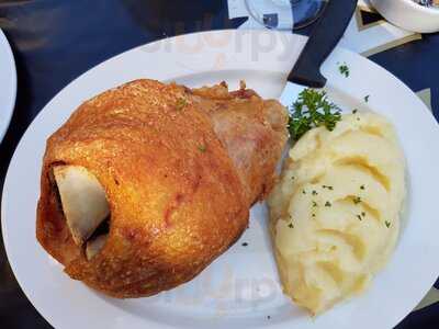 Werners Lodge And Bistro