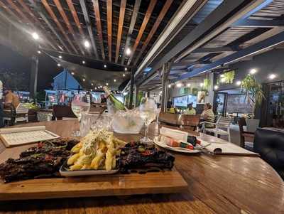 Society Eatery & Craft Bar