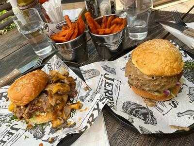 Jerry's Burger Bar