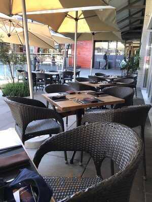 Erawan Thai Restaurant And Bar