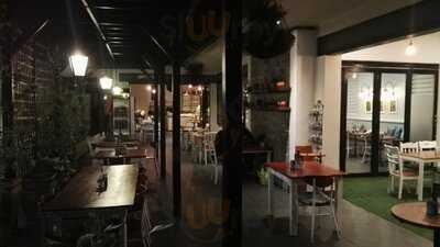 Sostanza Coffee Shop & Bakery