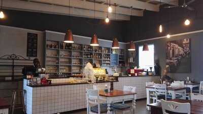 Sostanza Coffee Shop & Bakery