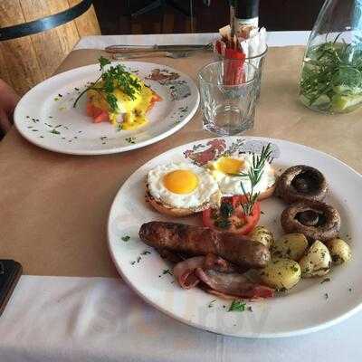 Possums Bistro And Deli