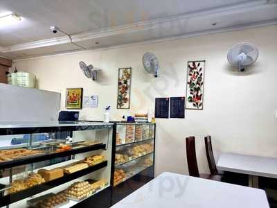 Taj Mahal Indian Restaurant