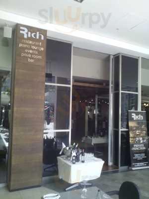 Rich Real Grill Bar