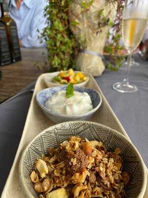 Kunjani Wines And Restaurant