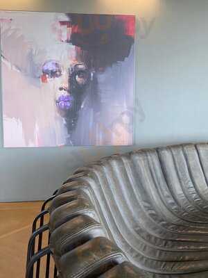 Kunjani Wines And Restaurant