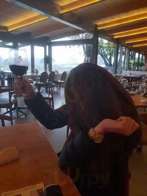 The Red Leaf Bistro At Beyerskloof