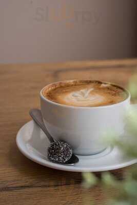 The Table Coffee & Books