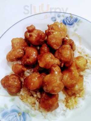 Gung Taai May Chinese Food