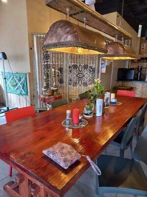 Chai & Spice Guesthouse And Cafe