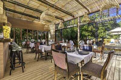 Val De Vine Restaurant