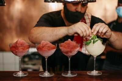 La Parada Olivedale Corner