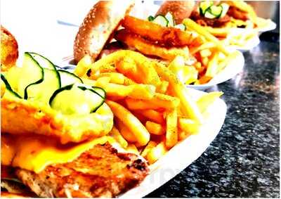 Zone 7 Active Sports Pub & Grill